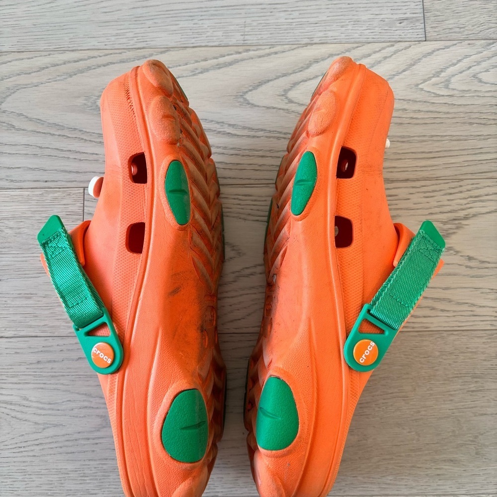 CROCS x CARROTS men’s Orange and Green utility crocs size 10 - Picture 4 of 4